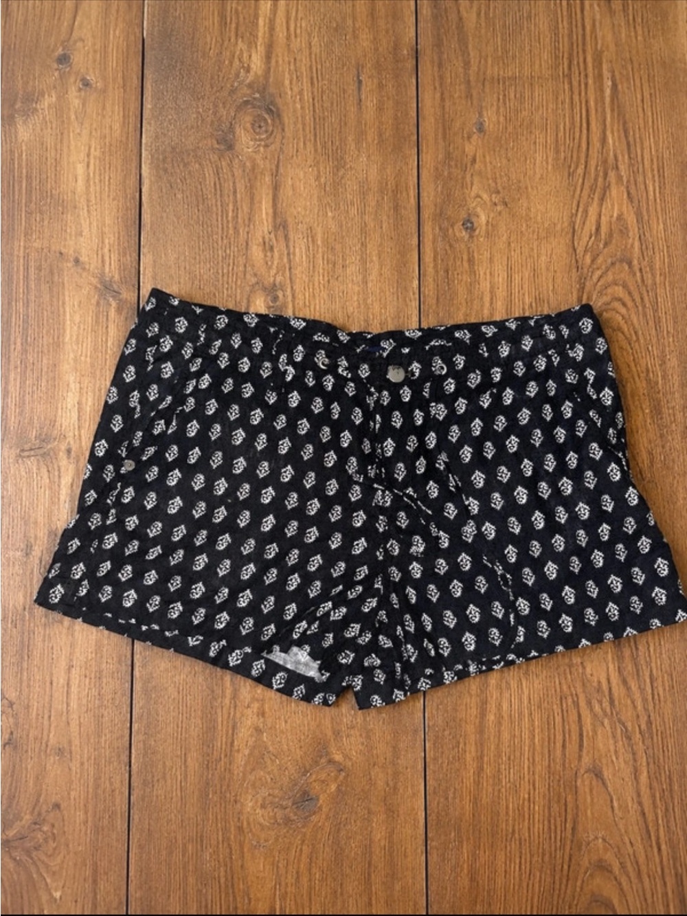 GAP Black High-Waist Shorts with White Floral Motif